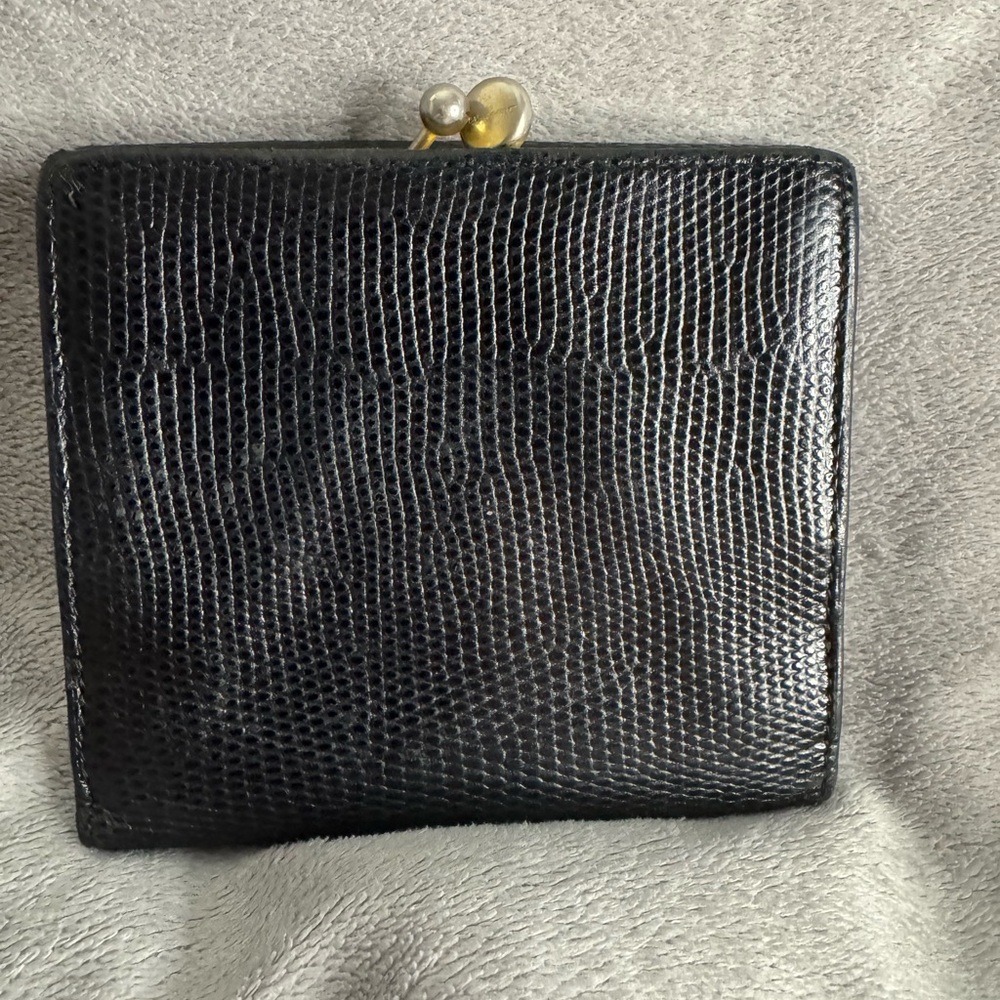 Ferragamo Vara Black Textured Leather Wallet Ribbon Accent Kiss Lock Change Pkt - Picture 2 of 10